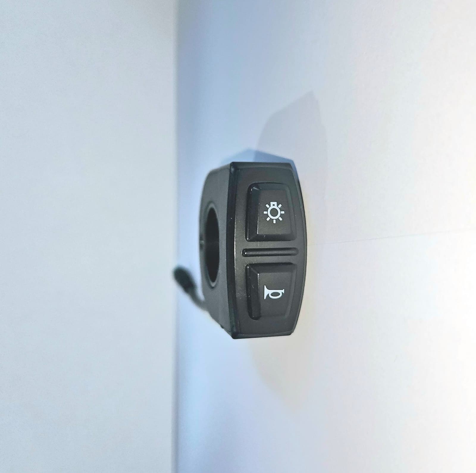 PREDATOR 2ND GEN HORN AND HEADLIGHT SWITCH